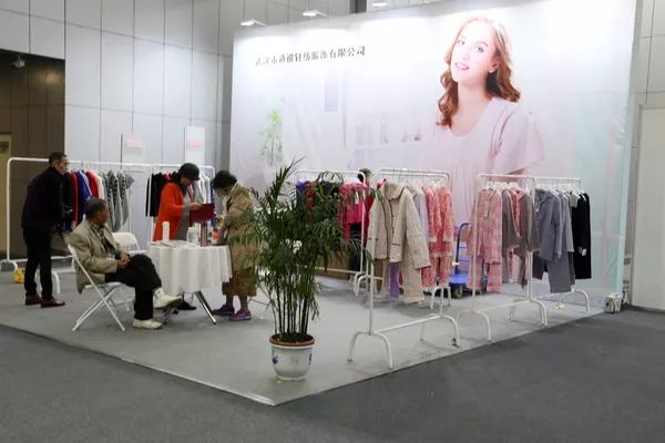 产业新机遇，时尚新未来——2019武汉国际纺织面料及辅料展览会盛大开幕